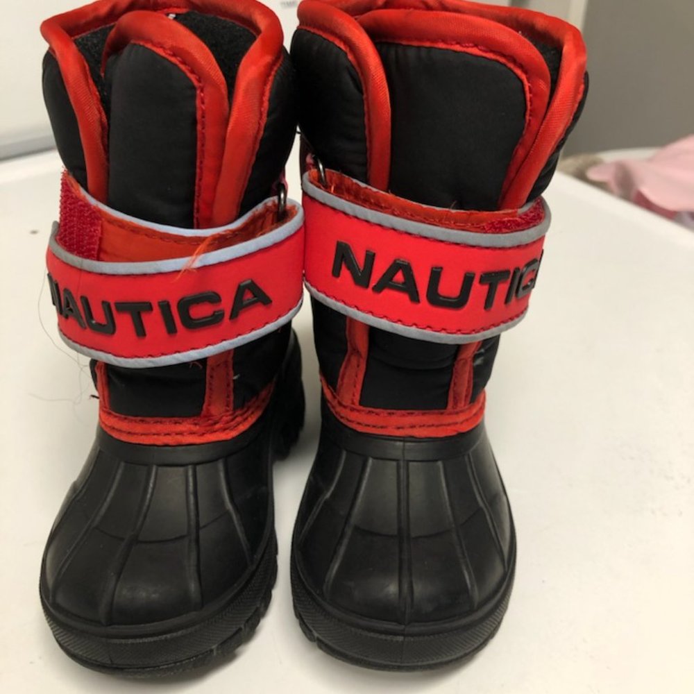 Toddler Nautica snow boots size 5